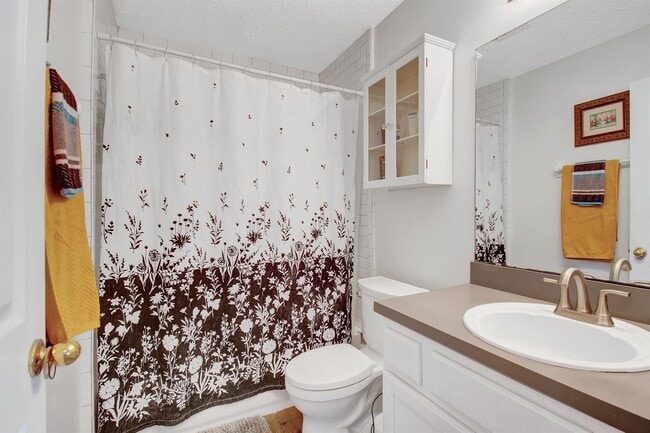 Building Photo - 880 Oak Arbor Cir