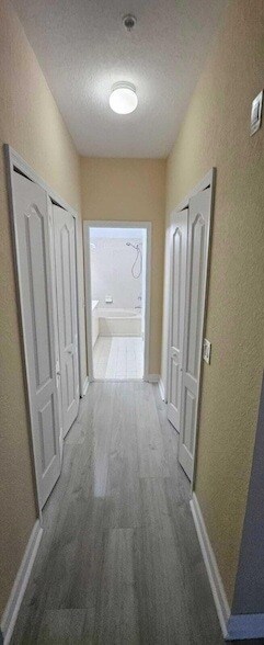 Building Photo - 2102 Shoma Dr