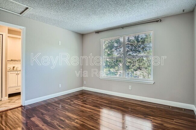 Building Photo - 4675 S Dillon Ct