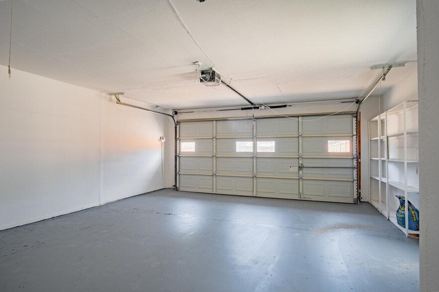 Building Photo - Gorgeous Prestonwood home with in-ground pool & large yard