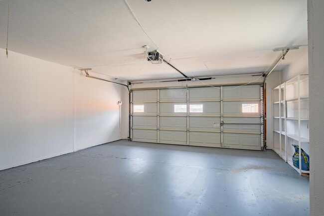 Building Photo - Gorgeous Prestonwood home with in-ground pool & large yard