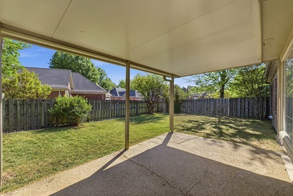 Building Photo - 10023 Woodland Grove Dr