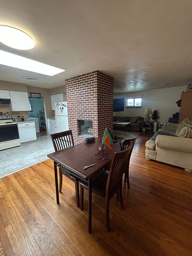 Building Photo - Charming Downtown State College Ranch Home Available August 2026