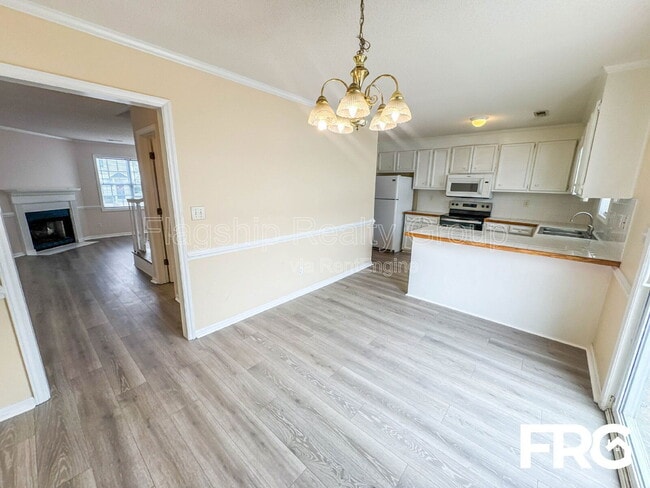 Building Photo - 3908 Sterling Pointe Dr