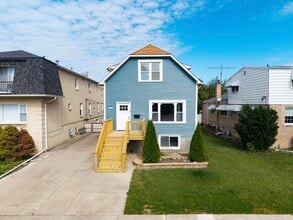 Building Photo - 6730 W Dakin St