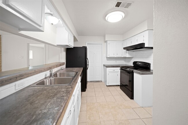 Building Photo - 23114 Earlmist Dr