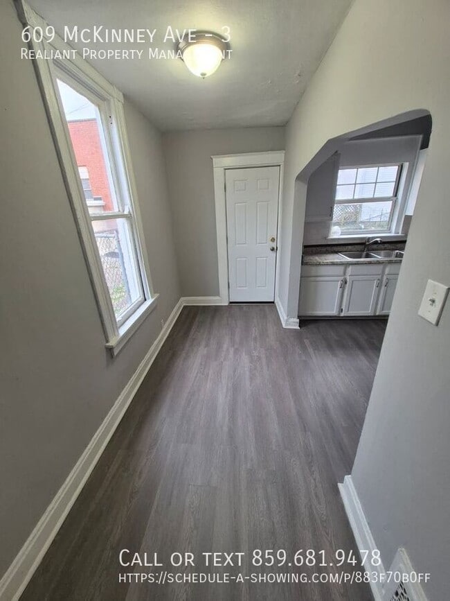 Building Photo - 609 McKinney Ave