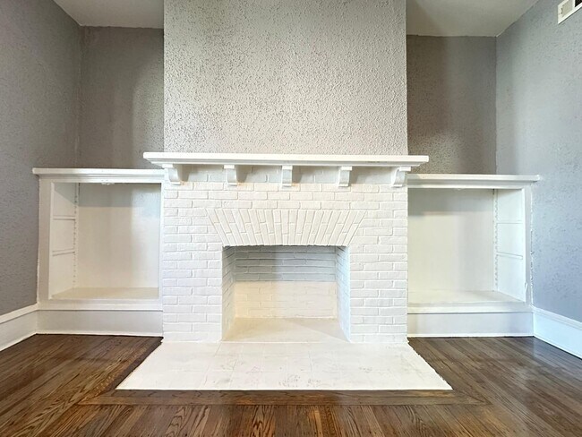 Building Photo - 114 S 54th St