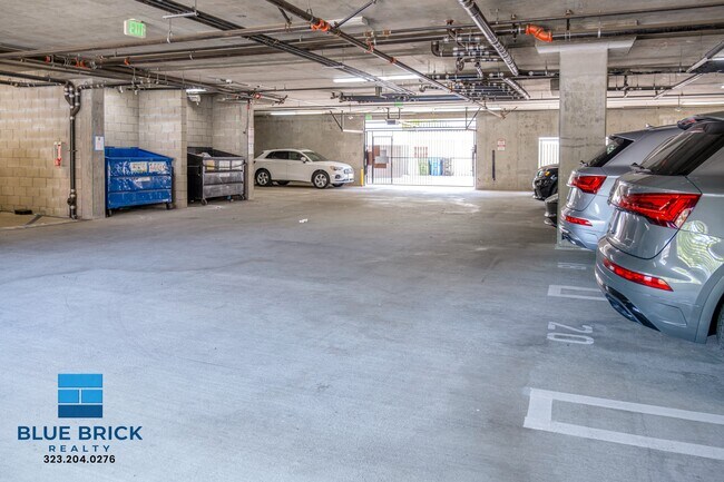 Building Photo - 4305 Laurel Canyon Blvd