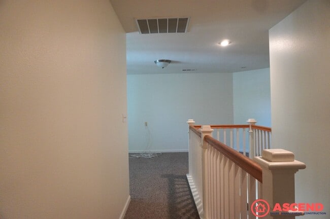 Building Photo - 2226 Via Tuscania Ave