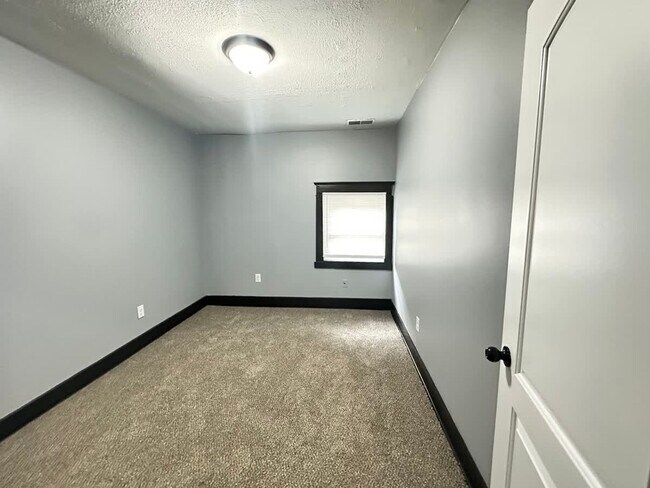 Building Photo - 268 E Loudon Ave