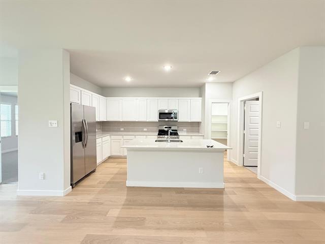 Building Photo - 1000 Rosemary Hl Dr