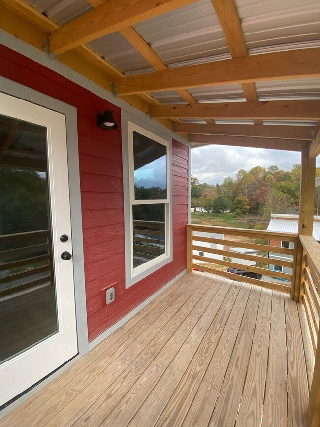 Building Photo - Rental- Swannanoa