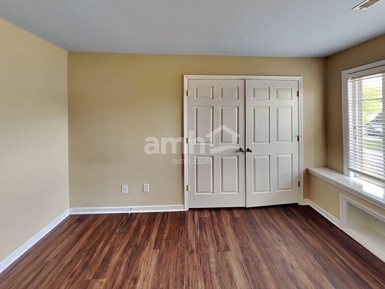 Building Photo - 3434 Wellington Pl