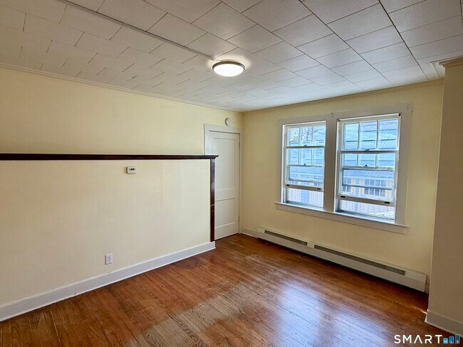 Building Photo - 23 Farnham Ave