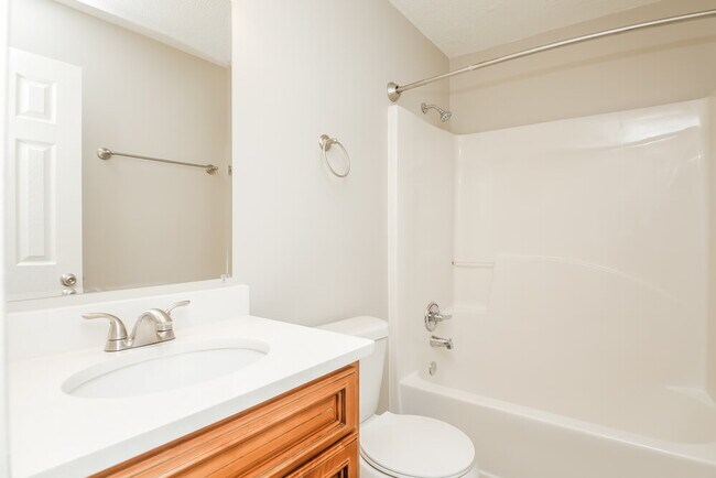 Building Photo - 409 W I Pky