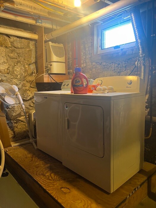 Building Photo - 27 Holton St