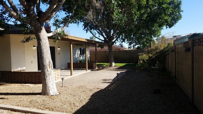 Building Photo - 5602 N 46th Dr