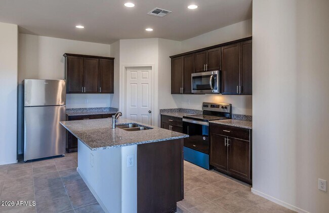 Building Photo - 4816 S 111th Dr