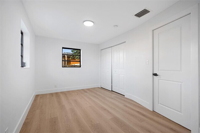 Building Photo - 3613 SW 1st St