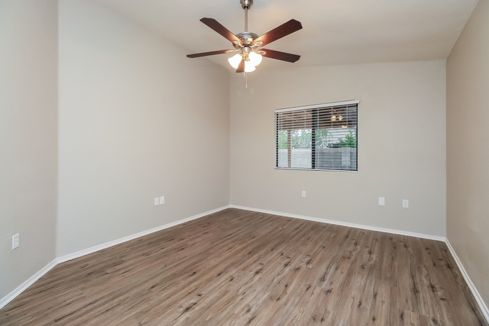 Building Photo - 1610 W Houchin Way
