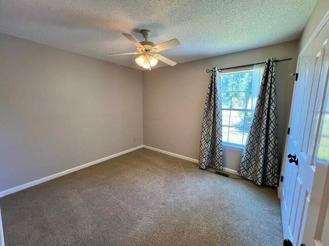 Building Photo - 1219 Woods Edge Dr