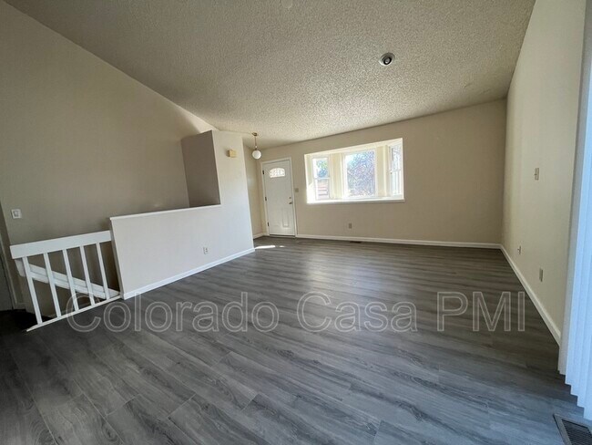 Building Photo - 3450 Foxridge Dr