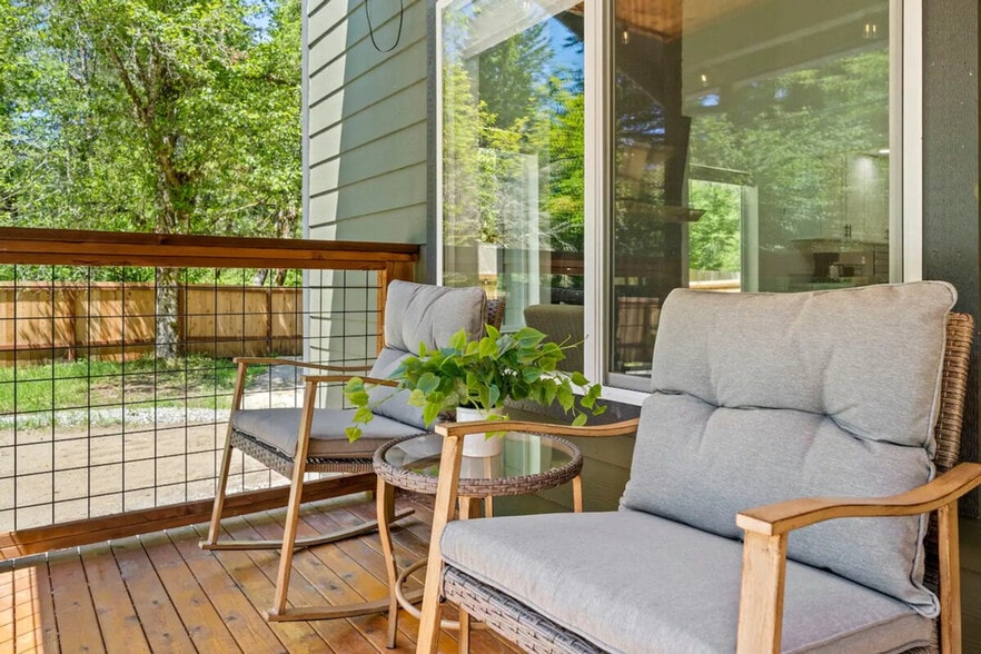 Building Photo - 253 Skate Creek Rd N