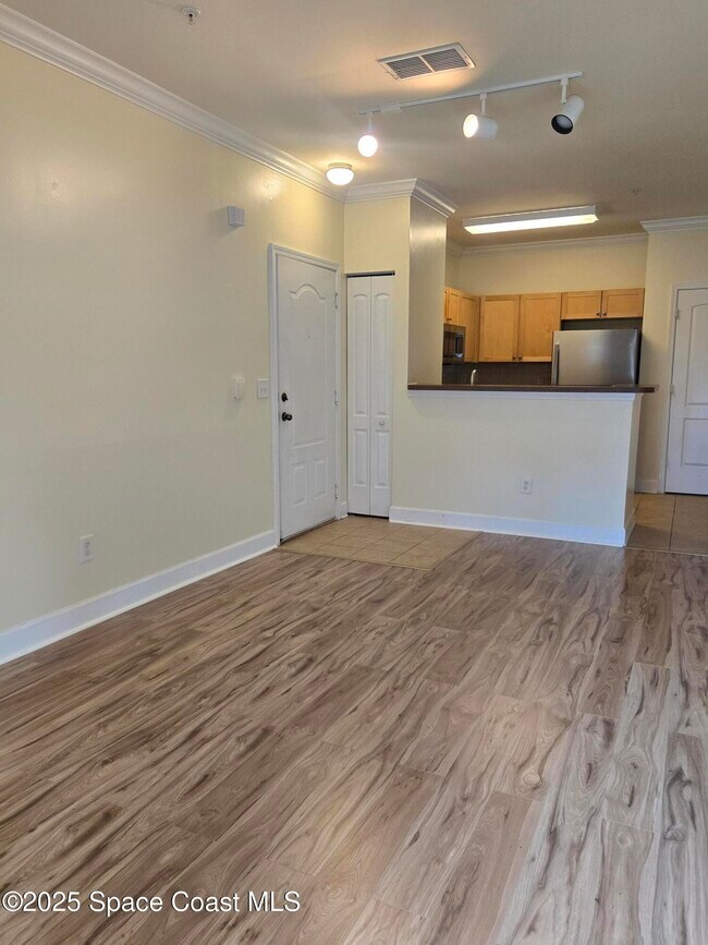 Building Photo - 6470 Borasco Dr