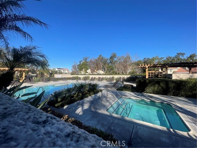 Building Photo - 16 Wellesley