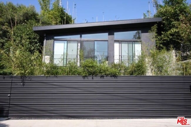 Primary Photo - 2849 Seattle Dr