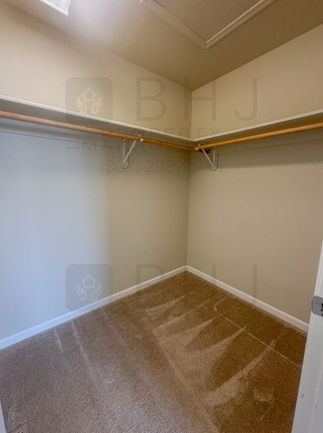 Building Photo - 2 Bed/ 2 Bath twin home in HOA community