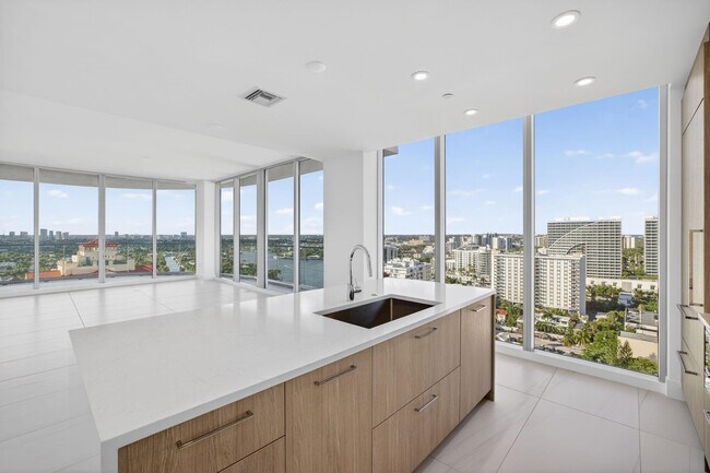 Building Photo - 151 N Seabreeze Blvd