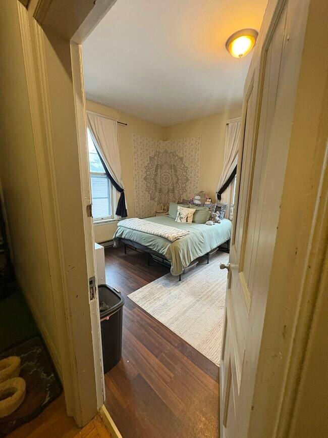 Building Photo - 509 Monroe Ave