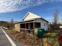 Building Photo - Just Minutes From Town