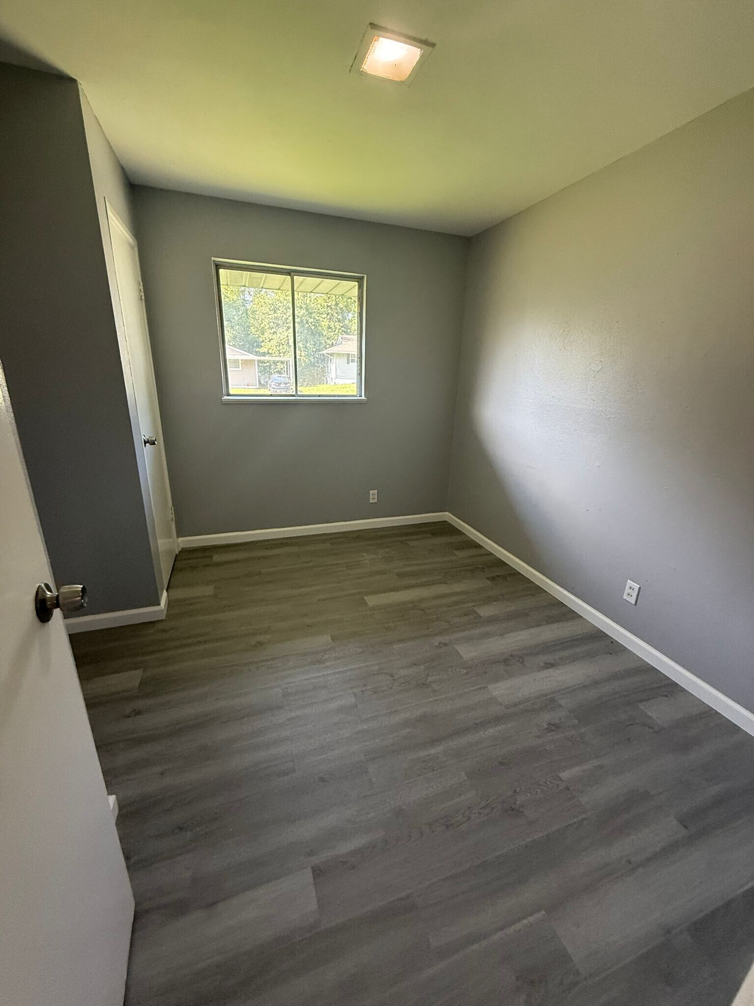 Building Photo - 220 McAlpine Dr