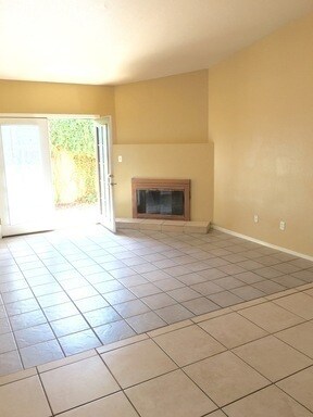 Building Photo - 2/2  Town-homes in Central Phoenix!!