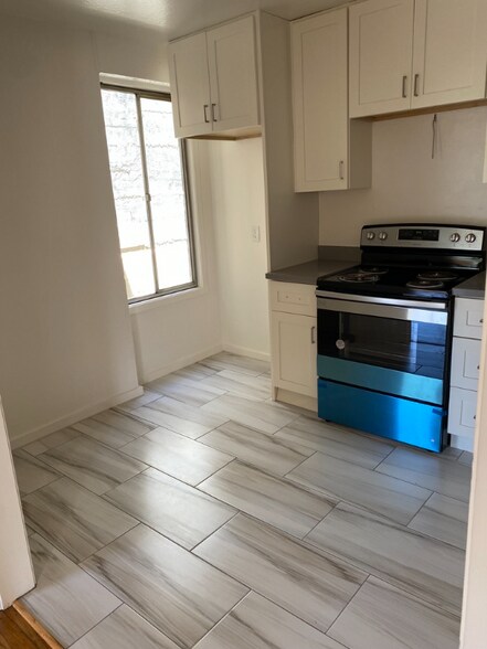 Building Photo - 1208 Powell St