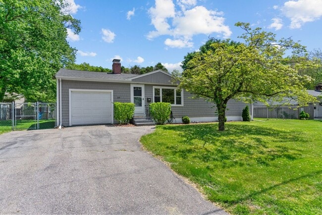 Primary Photo - 110 New Britain Dr