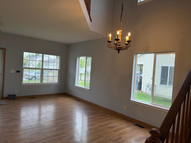 Building Photo - 2208 Rebecca Cir