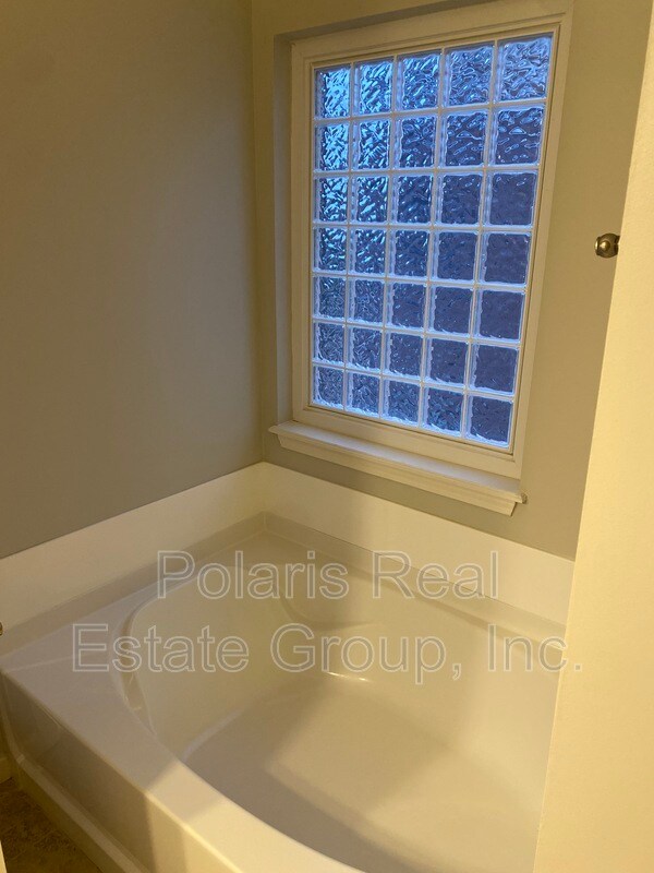 Building Photo - 11539 Reagan Dr
