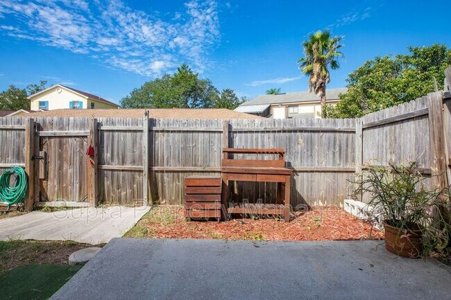 Building Photo - 2548 Americas Cup Cir E