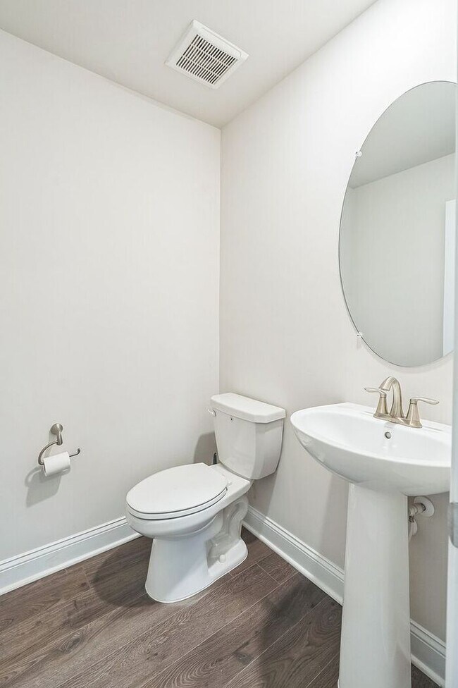 Building Photo - 23853 Myrtle Glen Way