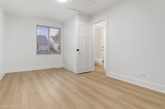 Building Photo - 372 Windsong Ct