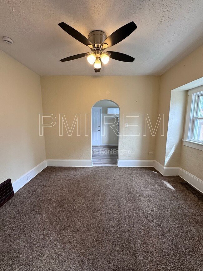 Building Photo - 1855 Flint Ave