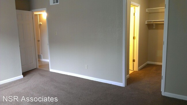Building Photo - 1405 Stonewood Ave