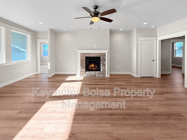 Building Photo - 4401 E Wedge St