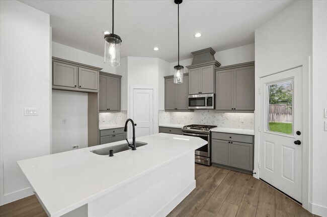 Building Photo - 12946 Rio Mariano Ln