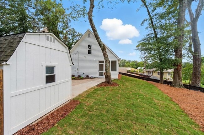 Building Photo - 180 Summit Ave SE