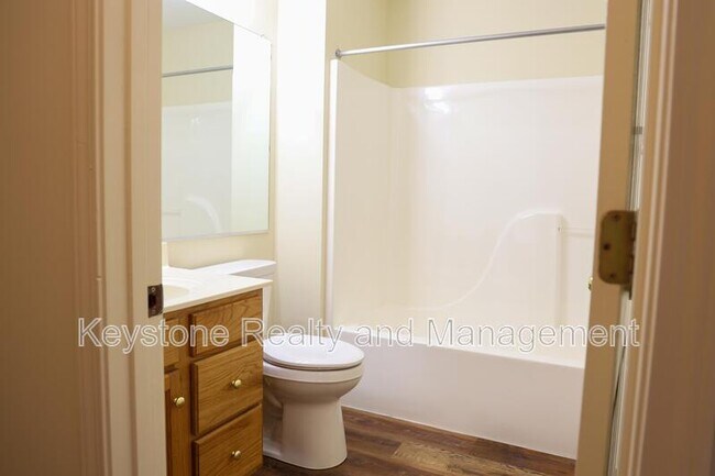 Building Photo - 105 Bruce View Cir